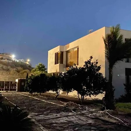 Alcazaba Hills * Adra